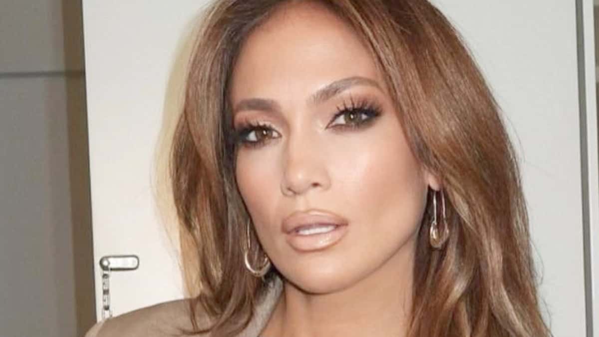 Jennifer Lopez In Plunging Jumpsuit And Heels Told Outfit Inappropriate