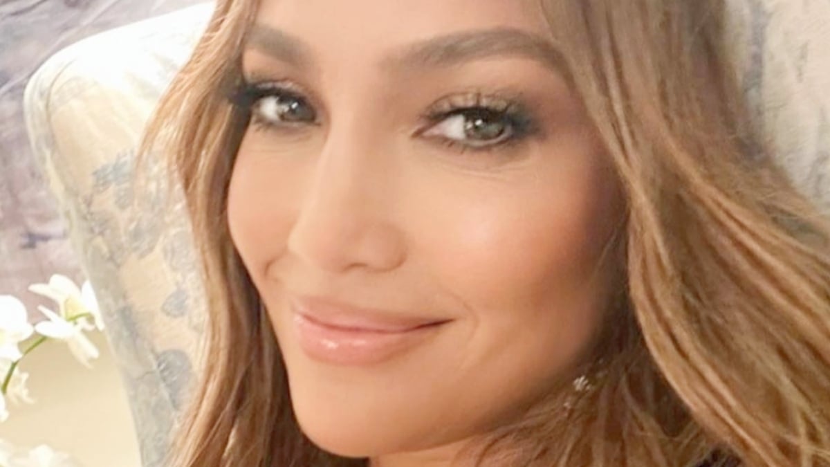 Jennifer Lopez Looks ‘Pregnant’ In Leggy Shorts And Thigh-Highs