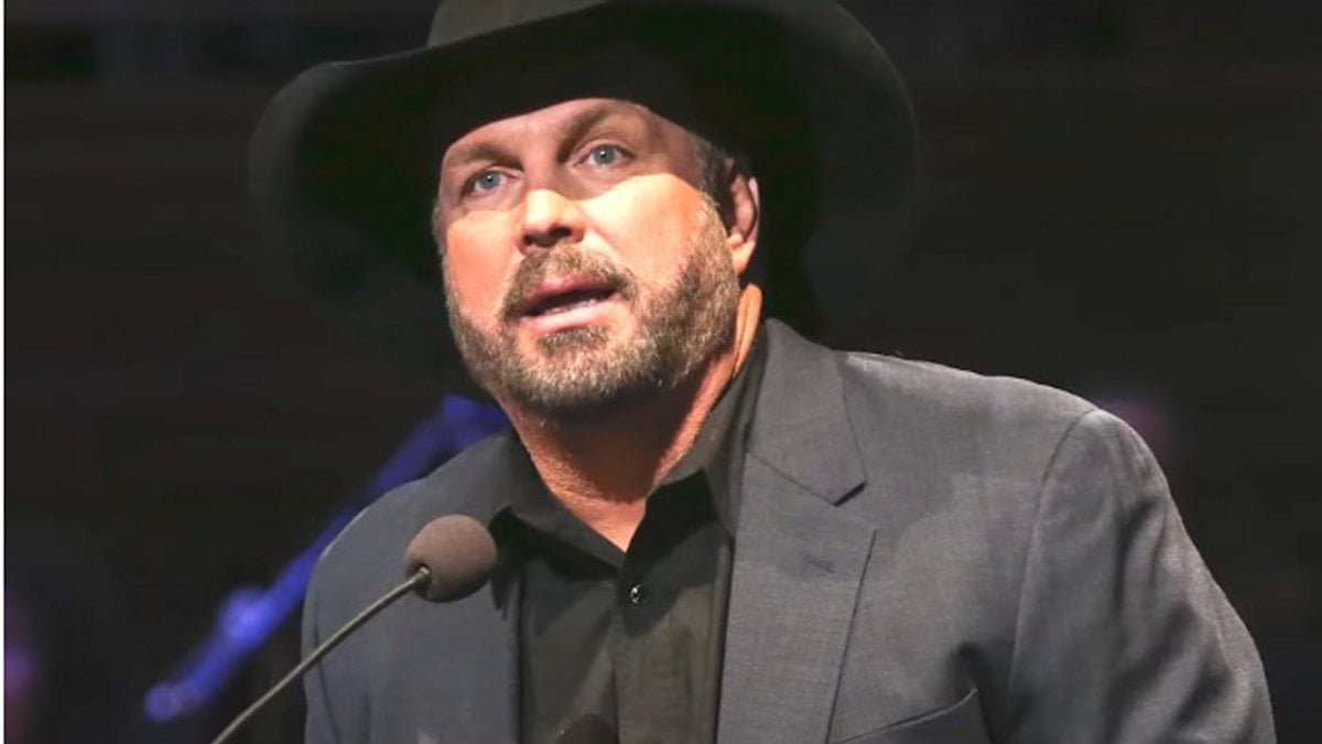 Garth Brooks Hits All-Time Low Amid Scandal, Raises Serious Health Concerns, He Is In A ‘Bad Place’