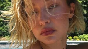 Gigi Hadid poses for photo on Instagram