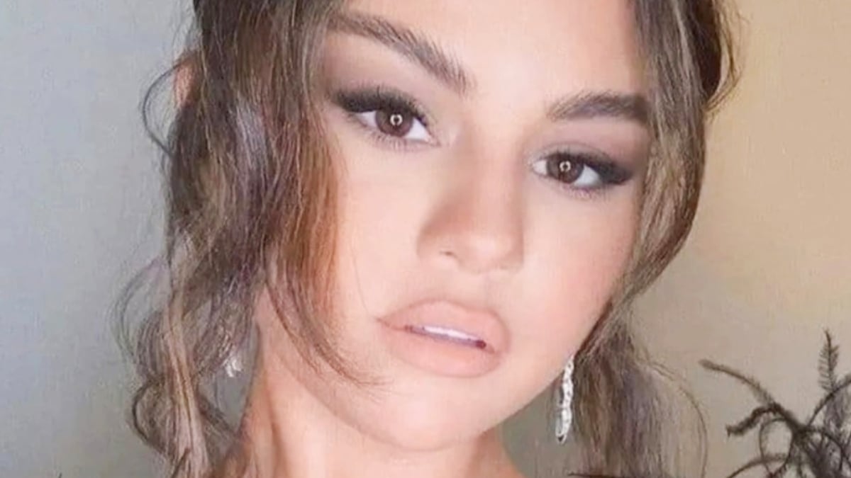 Selena Gomez In Plunging Dress ‘Definitely Not All Natural’