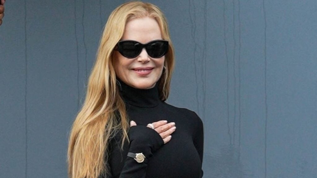 Nicole Kidman poses in all black