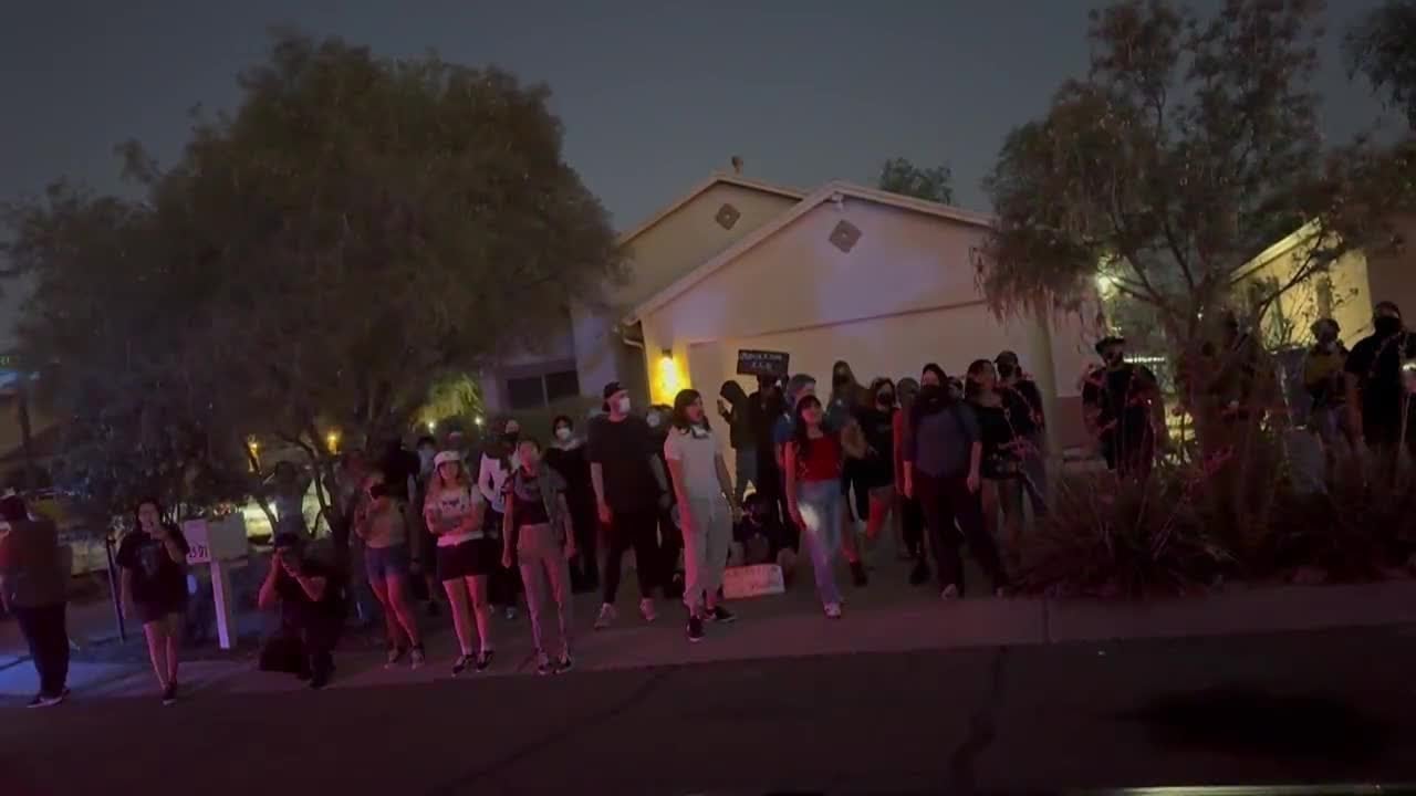 Protesters show up at Tucson drug bust