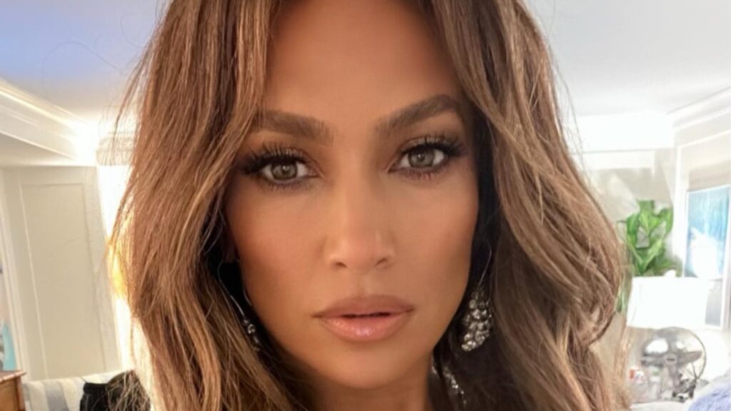 Jennifer Lopez close up