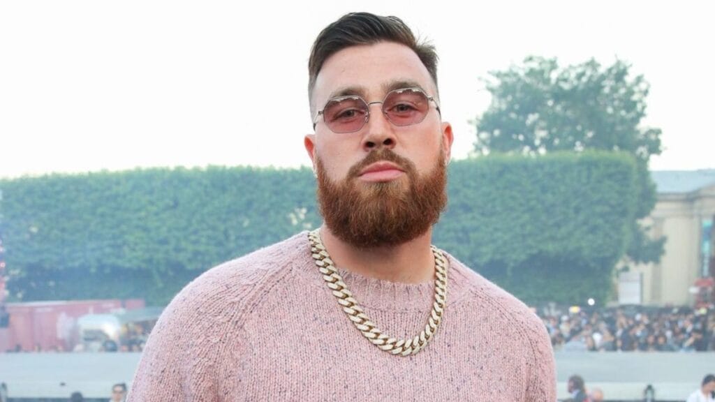 Travis Kelce sans Taylor Swift.