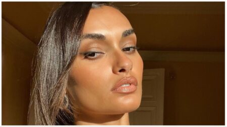 Brazilian model Gizele Oliveira takes a selfie
