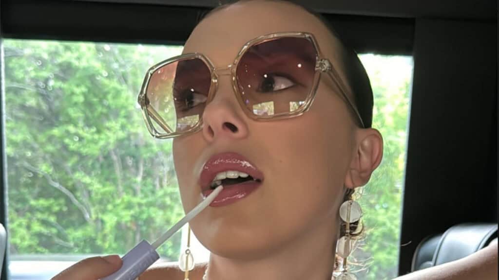 Millie Bobby Brown Slays in Floral Patterns While She ‘Gets Glossed’ Millie Bobby Brown Slays in Floral Patterns While She 'Gets Glossed'