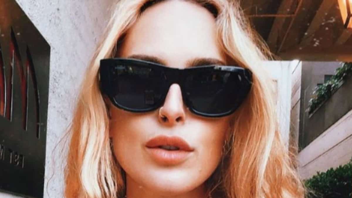 Rumer Willis Teases Fans With Her Hot And Extremely Busty Selfie
