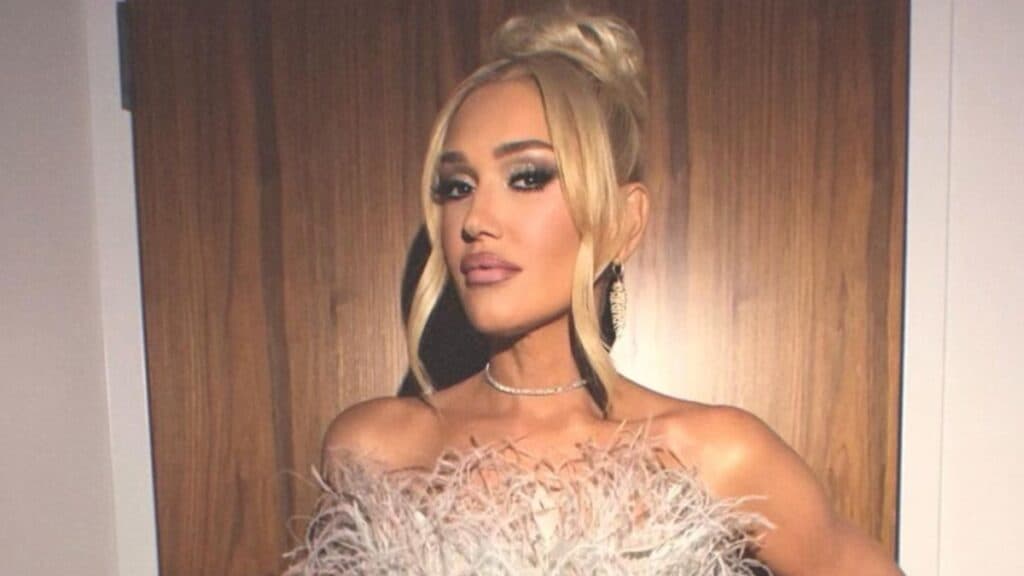 Gwen Stefani Flashes Camera in Sheer Lingerie After Dodging Blake Shelton’s Ex Gwen Stefani sans Blake Shelton