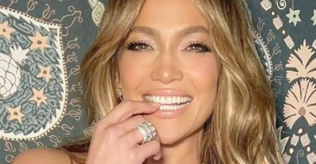 Jennifer Lopez close up