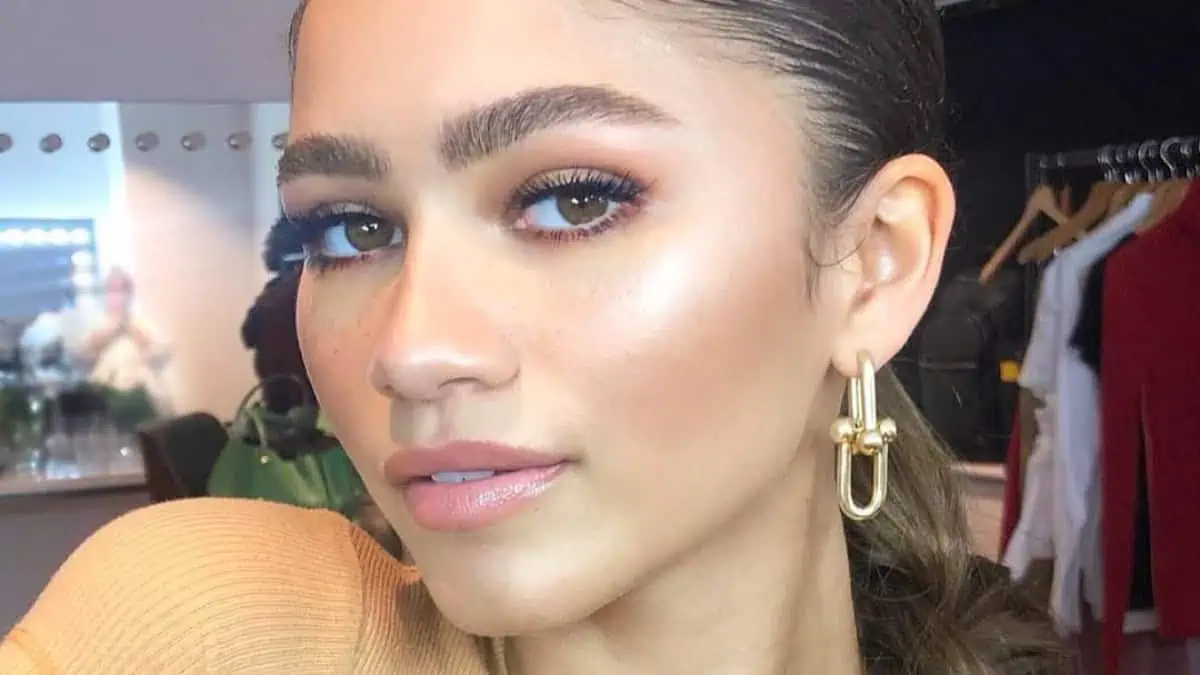 Zendaya Shamed For ‘Letting It Hang Out’ In Plunging Slit Dress