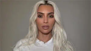 Kim Kardashian sans Vanna White