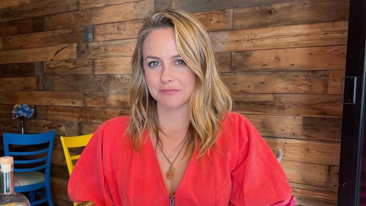 Alicia Silverstone Pokes Fun at Poisonous Berry Saga