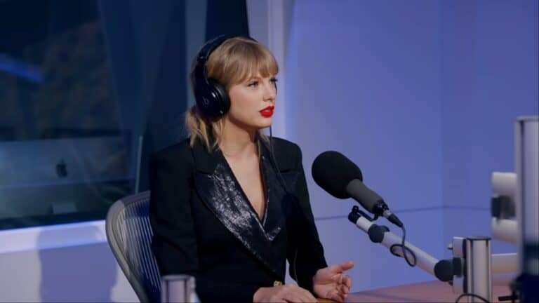 Taylor Swift Has Been Drawing up Plays for Travis Kelce and the Chiefs: ‘She’s Really Interested in Football’ Taylor Swift Interview