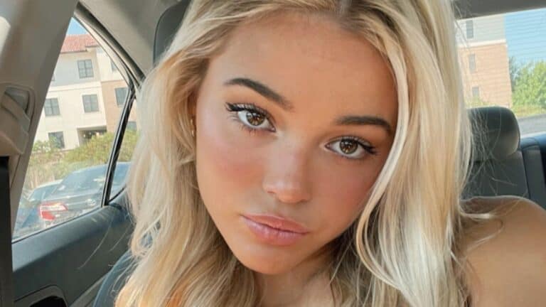 Gymnast Olivia Dunne In Skimpy Spandex Stretch Sparks ‘Prison’ Comments Olivia Dunne in a car selfie