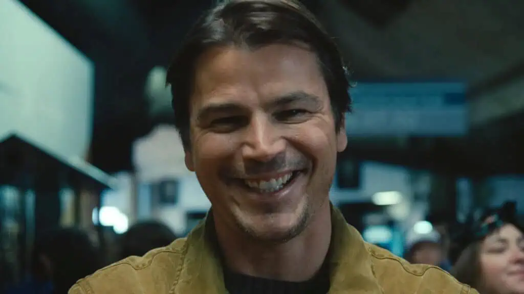 Josh Hartnett smiling in Trap.