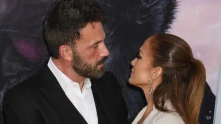 Ben Affleck and Jennifer Lopez on the red carpet.