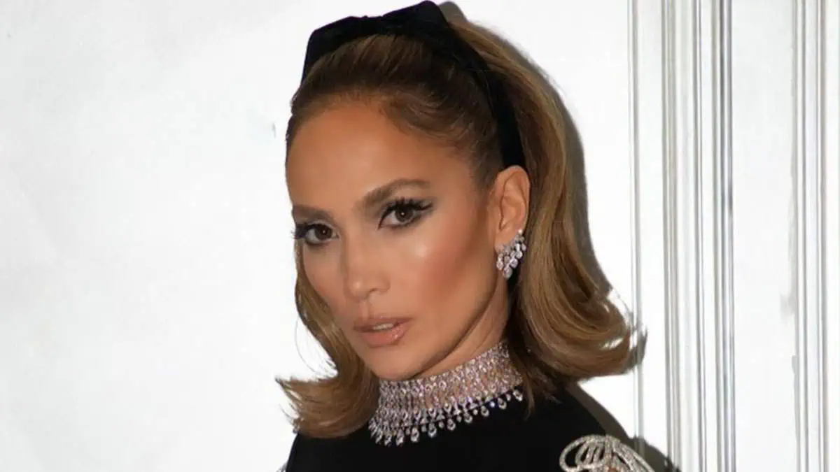 Jennifer Lopez Is ‘Going to Date Pete Davidson’ after Ben Affleck Divorce Filing: ‘This Is Not Her Year’