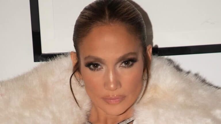 Jennifer Lopez Blames Ben Affleck’s ‘Cruel’ Behavior on Mid-Life Crisis after Ugly Divorce Update: ‘It Blows Her Mind’ Jennifer Lopez sans Ben Affleck