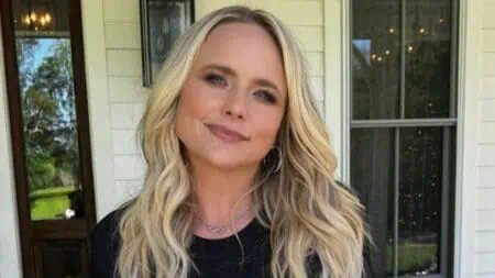 Miranda Lambert sans Husband Brendan McLoughlin