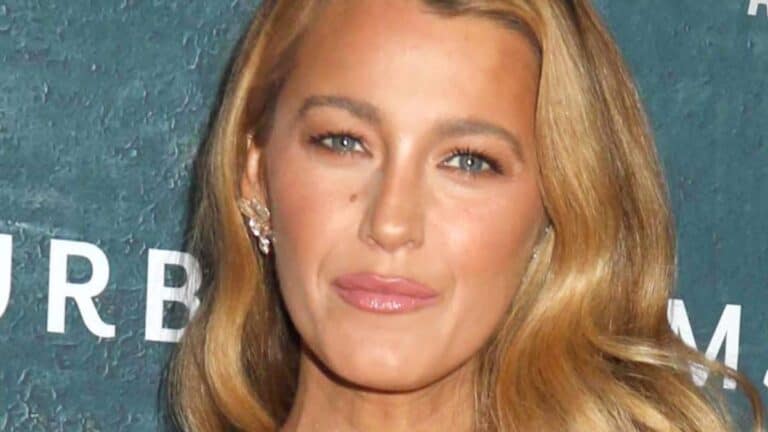Blake Lively Shamed In Minidress Too ‘Short’ For Her ‘Thighs’ Blake Lively poses close up
