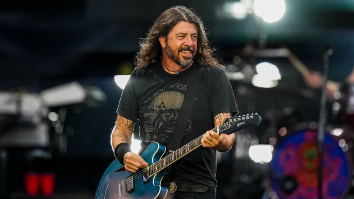 Fans Slam Dave Grohl For Not Starting His Cheating Scandal Announcement With ‘I’ve Got Another Confession To Make’