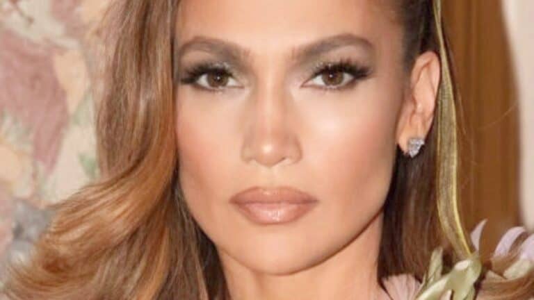 Jennifer Lopez Plots Ben Affleck Revenge In Tight Top And Heels Jennifer Lopez poses close up