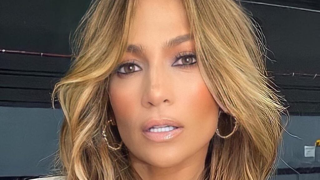 Jennifer Lopez close up