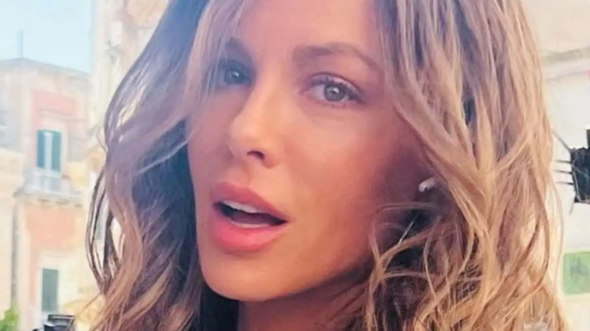 Kate Beckinsale ‘Looks Ridiculous’ In Baby Doll Minidress And Biker Heels