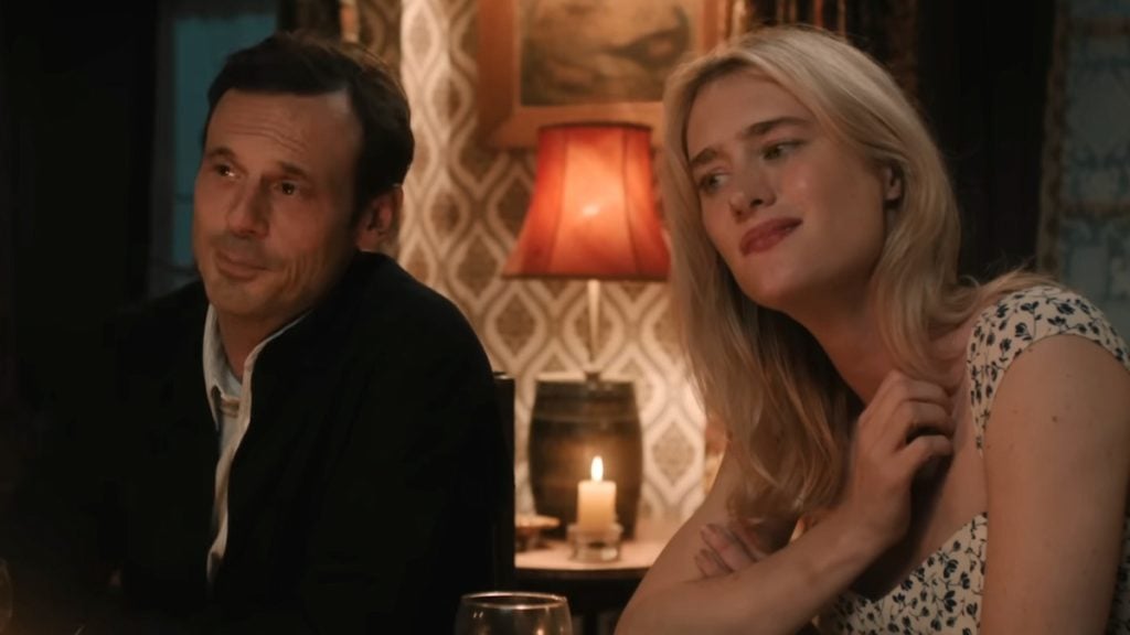 Scoot McNairy and Mackenzie Davis in Speak No Evil