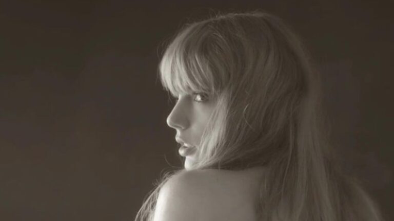 Taylor Swift’s Unexpected Travis Kelce Shoutout Stuns Fans: ‘It shouldn’t have made my jaw drop the way it did’ Swifties Swoon Over Taylor Swift's Shoutout to Travis Kelce 'Absolutely Heartwarming'