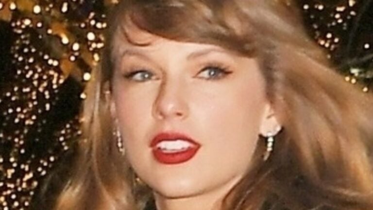 Taylor Swift ‘Dressing Like’ A Teenager In Shorts And Cowboy Boots Taylor Swift close up