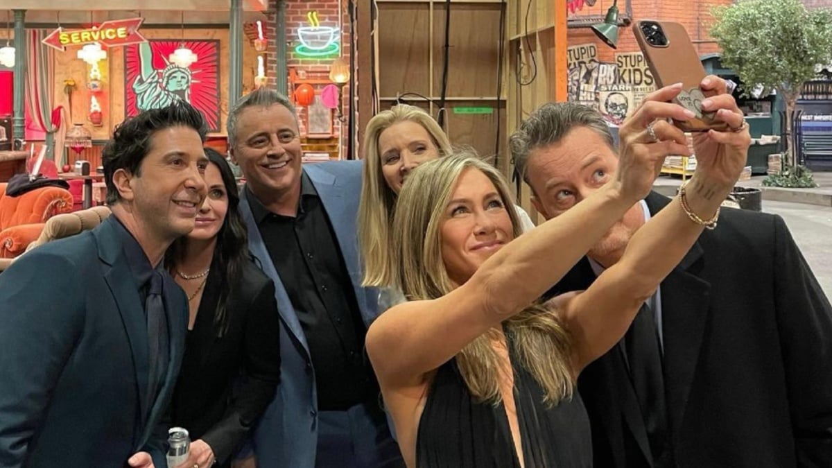 Jennifer Aniston and Friends Cast Were in ‘Secret’ Talks for 30th Anniversary Reboot Amid Matthew Perry’s Death: ‘Creativity Is Dead’