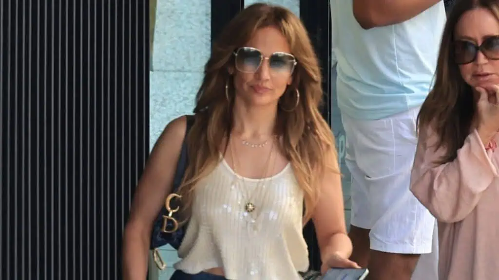 Jennifer Lopez out in style for a fun day at the Century City Mall