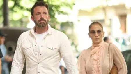 Jennifer Lopez and Ben Affleck hold hands