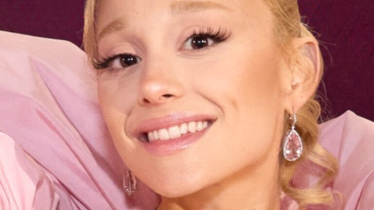 Ariana Grande Worries With ‘Skeleton’ Body In Skimpy Crop Top Ariana Grande close up