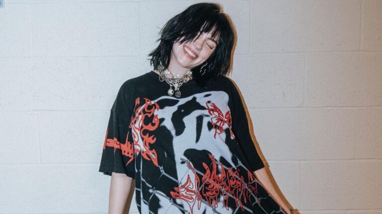 How Billie Eilish Overcame ‘Eating Issues’ That Affected Her Body Image How Billie Eilish Overcame 'Eating Issues' That Affected Her Body Image