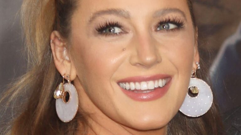 Blake Lively In Sheer Dress And Heels Deemed A Terrible Mother Blake Lively close up