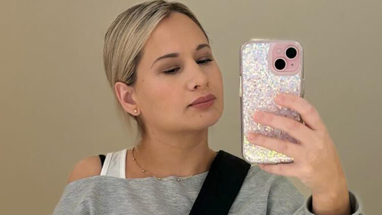 Gypsy Rose Blanchard Is Ready to ‘Let Her Smile Change the World’ With Teeth Transformation Gypsy Rose Blanchard taking a mirror selfie