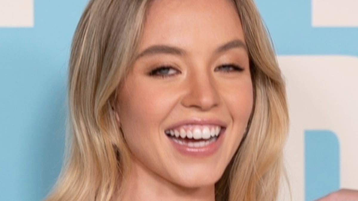 Sydney Sweeney In Bubble Bath Soak Addresses ‘Dirty Little Boys’