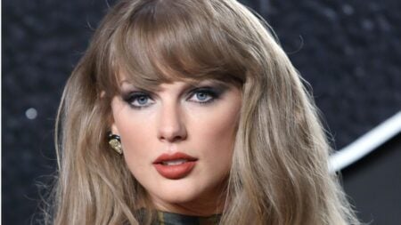 Taylor Swift donates to hurricane relief