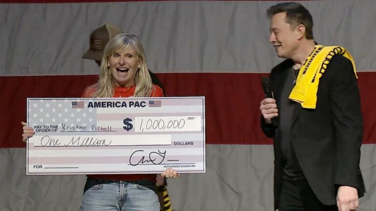 Elon Musk Catches Heat After Angry Mob Cries ‘Election Fraud’ Over $1 Million Giveaway Ruling Elon Musk gives away $1,000,000 at rally