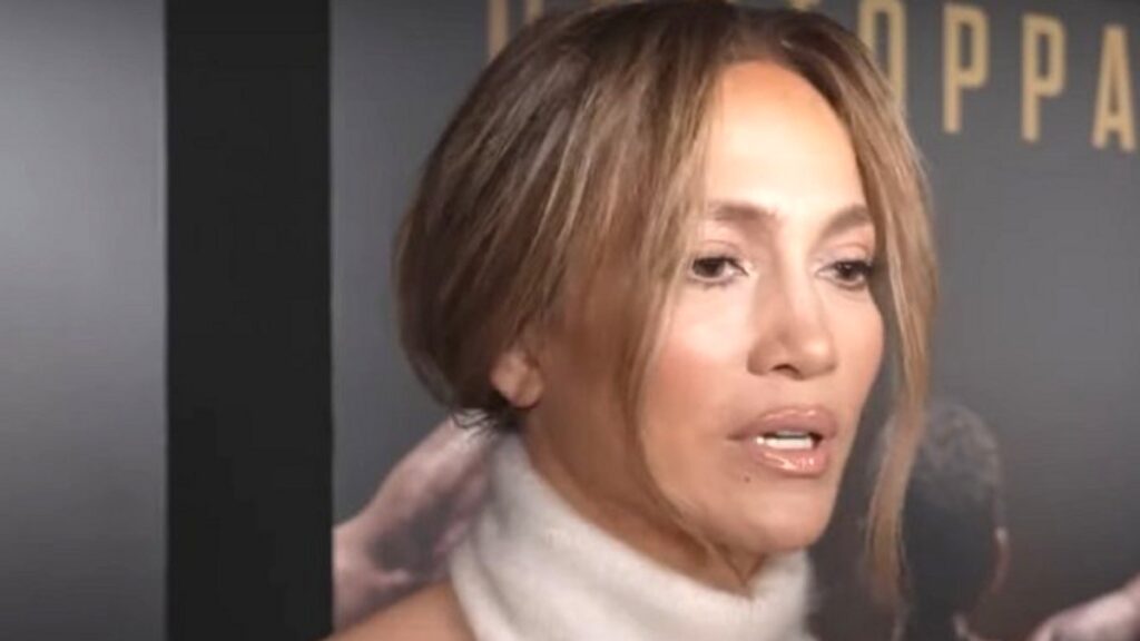 Jennifer Lopez Prepares For First ‘Lonely’ Holiday Season Without Ben Affleck: ‘It Won’t Be Easy’ Jennifer Lopez