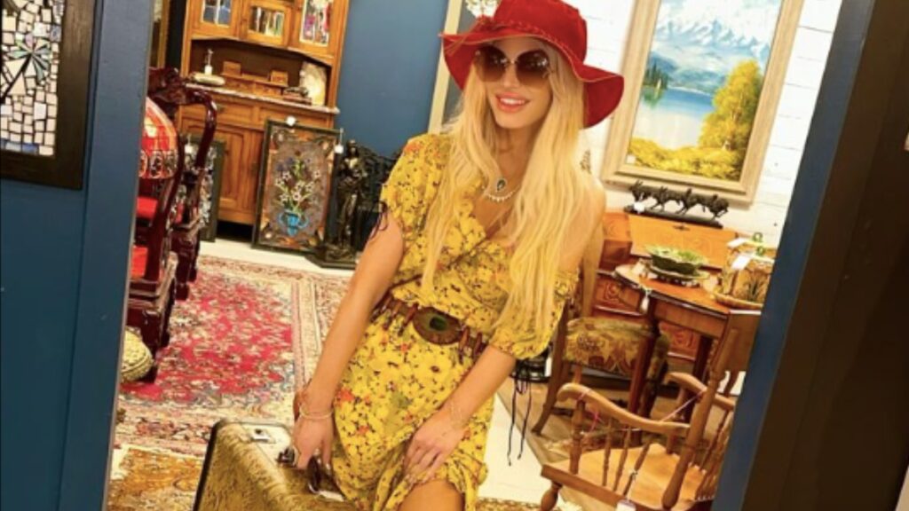 Jessica Simpson Smiles Widely Amid Divorce Speculation As She Informs Fans ‘Joy Is A Choice’ Jessica Simpson posts new photo of herself smiling