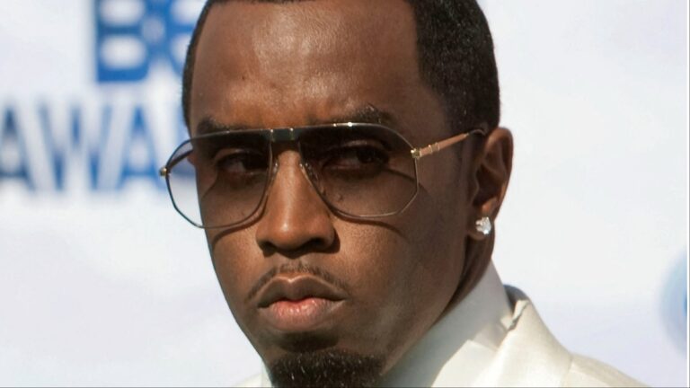 Diddy Jail Cell Raided by Feds as Private Notes Seized: ‘He’s a Dumb Criminal’ Sean Diddy Combs gets indicted in NY