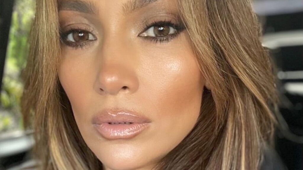 Jennifer Lopez Reminded She’s ‘Not 25’ In Frilly Shorts And Heels Jennifer Lopez close up