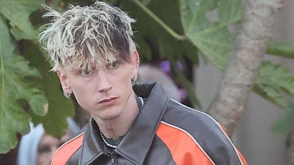 Porn Star Amia Miley Reveals MGK ‘Drank Her Pee’ During Fling Machine Gun Kelly drank Amia Miley's pee