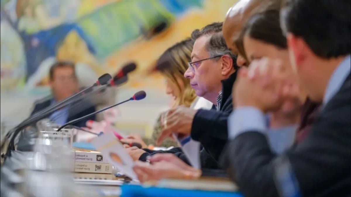 Colombia Avoids U.S. Trade War While Trump White House Faces Ridicule for Misspelling: ‘A Bunch of Morons’