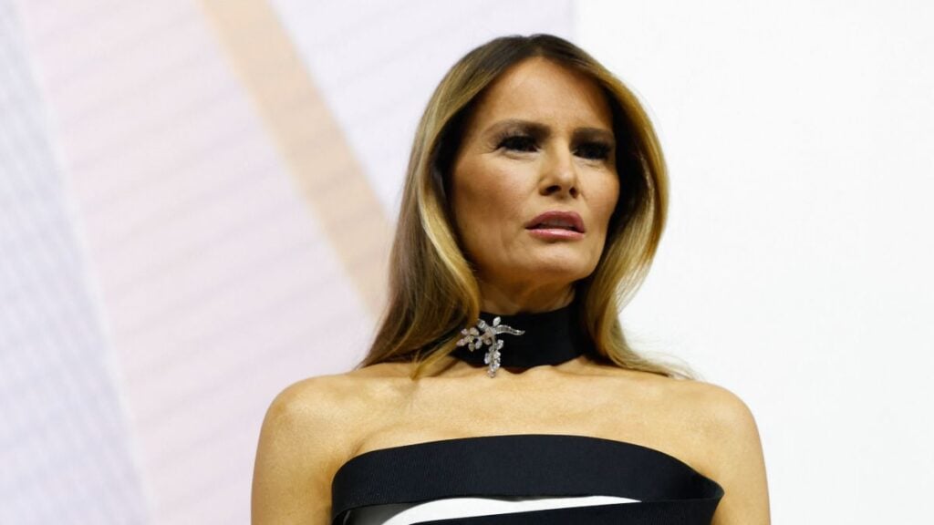 Melania Trump Can’t Hide ‘Angry Energy’ as Official Portrait Uses Filter: ‘Why Does She Look Like a Stock Photo?’ Melania Trump