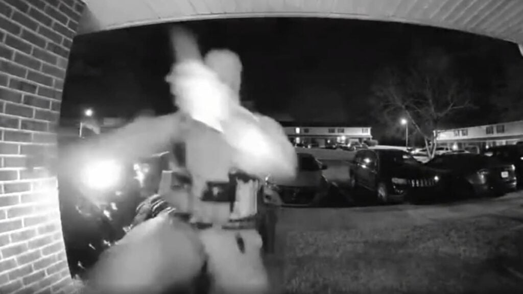 Maryland Police Mistakenly Raid Wrong Apartment in Disturbing Incident, Video Sparks Outrage Maryland police break into wrong apartment